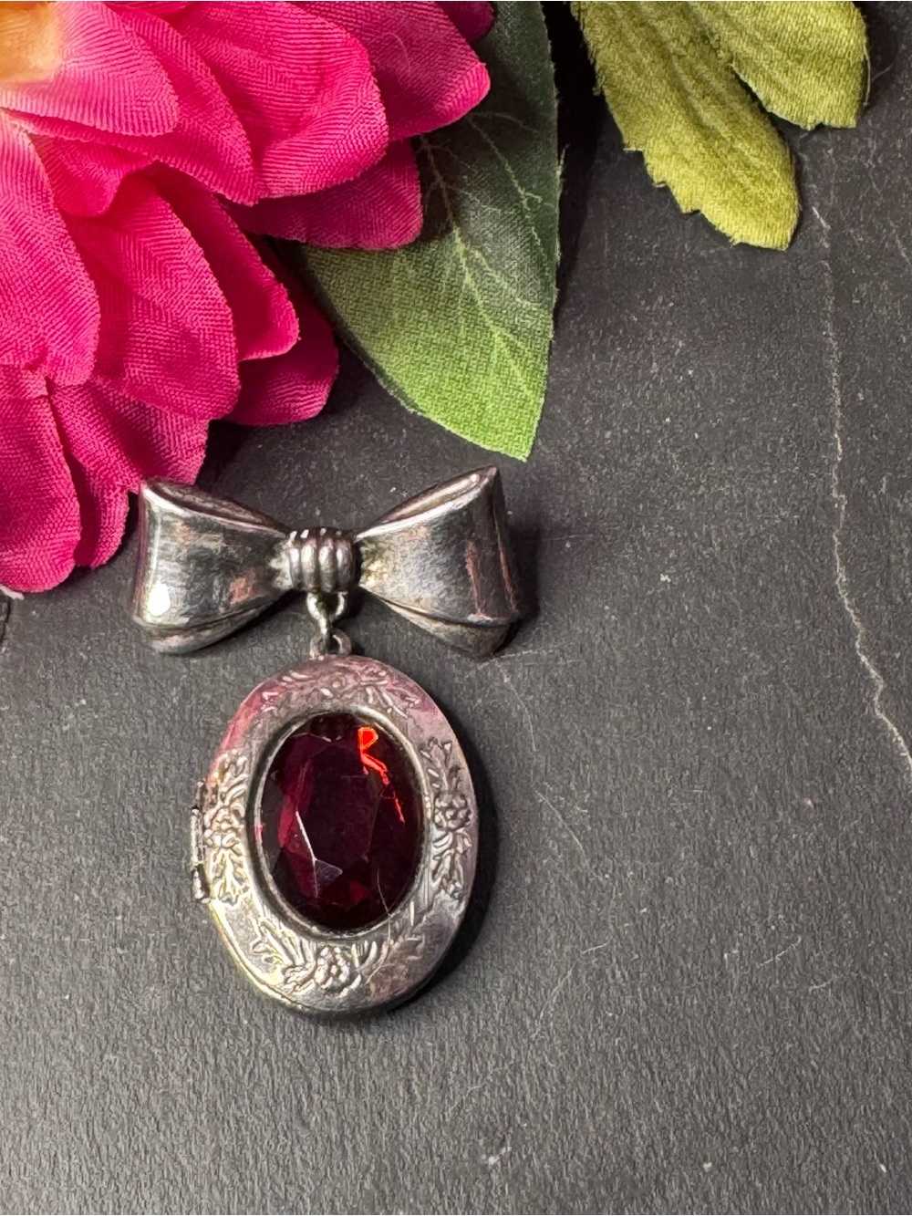 Silver-Tone Bow Locket Brooch - Vintage Style